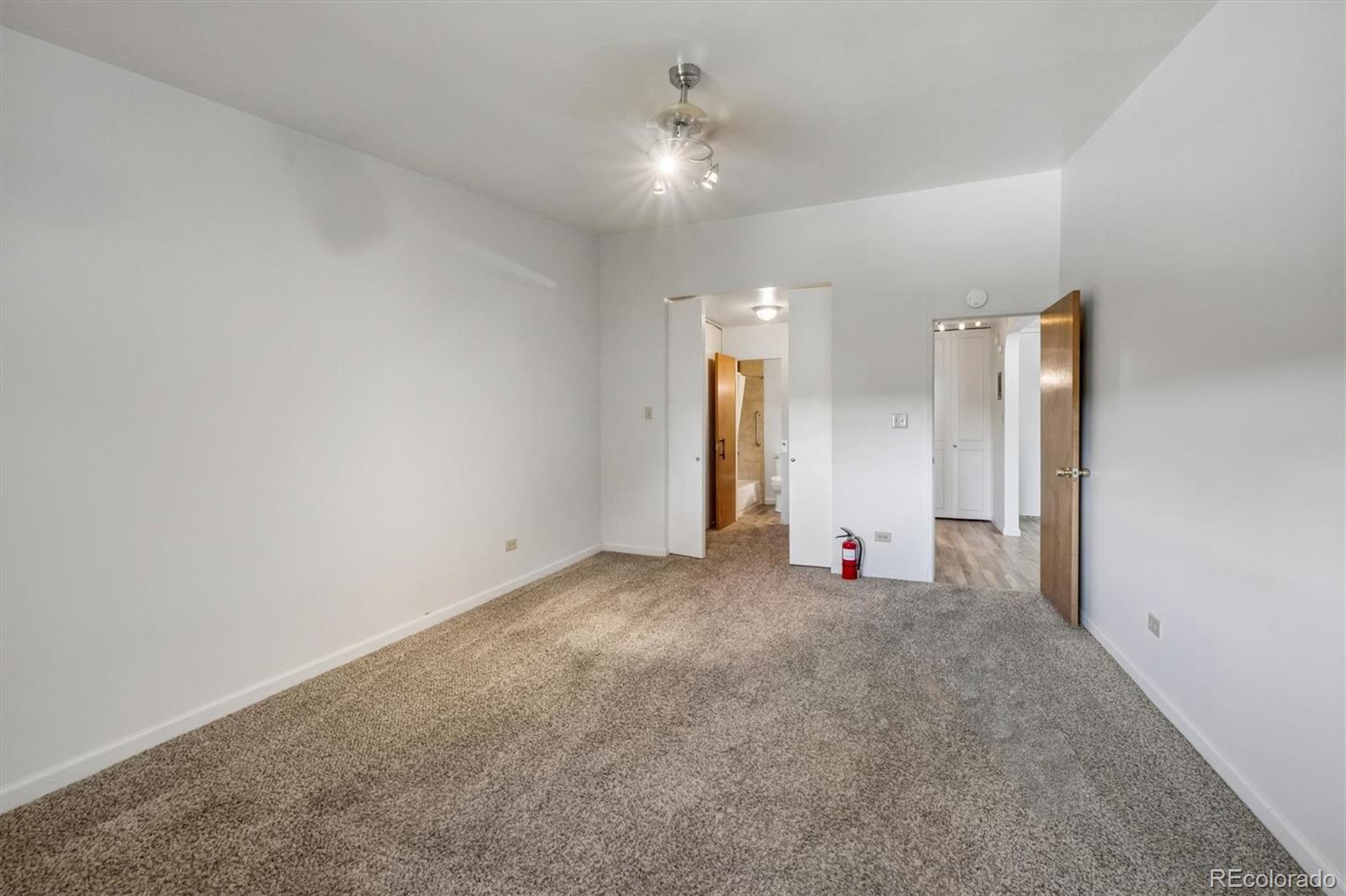 MLS Image #9 for 675 s clinton street 11b,denver, Colorado