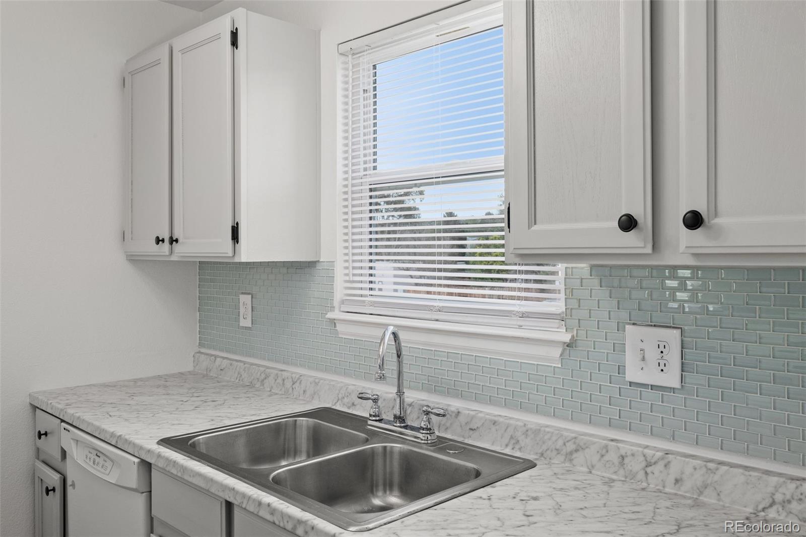MLS Image #8 for 1141 s gilbert street 204,castle rock, Colorado