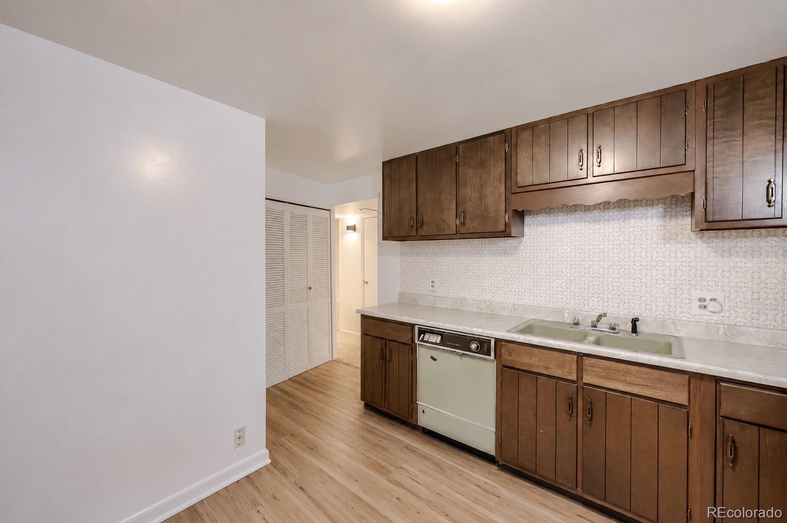 MLS Image #37 for 7678  elmwood lane,denver, Colorado
