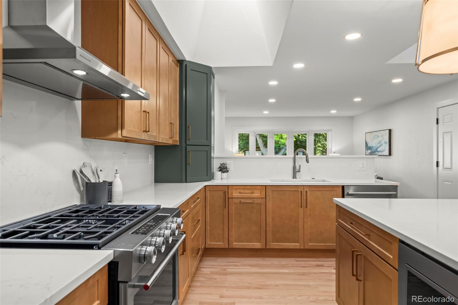 MLS Image #12 for 1435 s jersey way,denver, Colorado