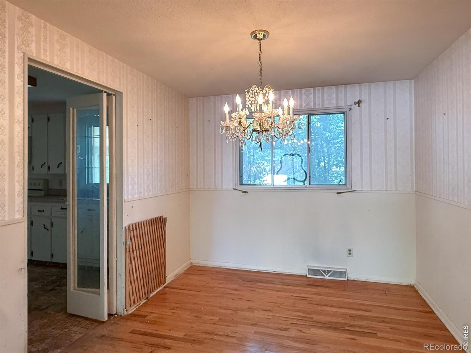 MLS Image #3 for 975 e 9th avenue,broomfield, Colorado