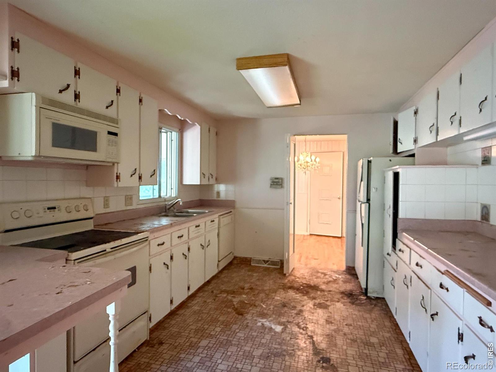 MLS Image #5 for 975 e 9th avenue,broomfield, Colorado