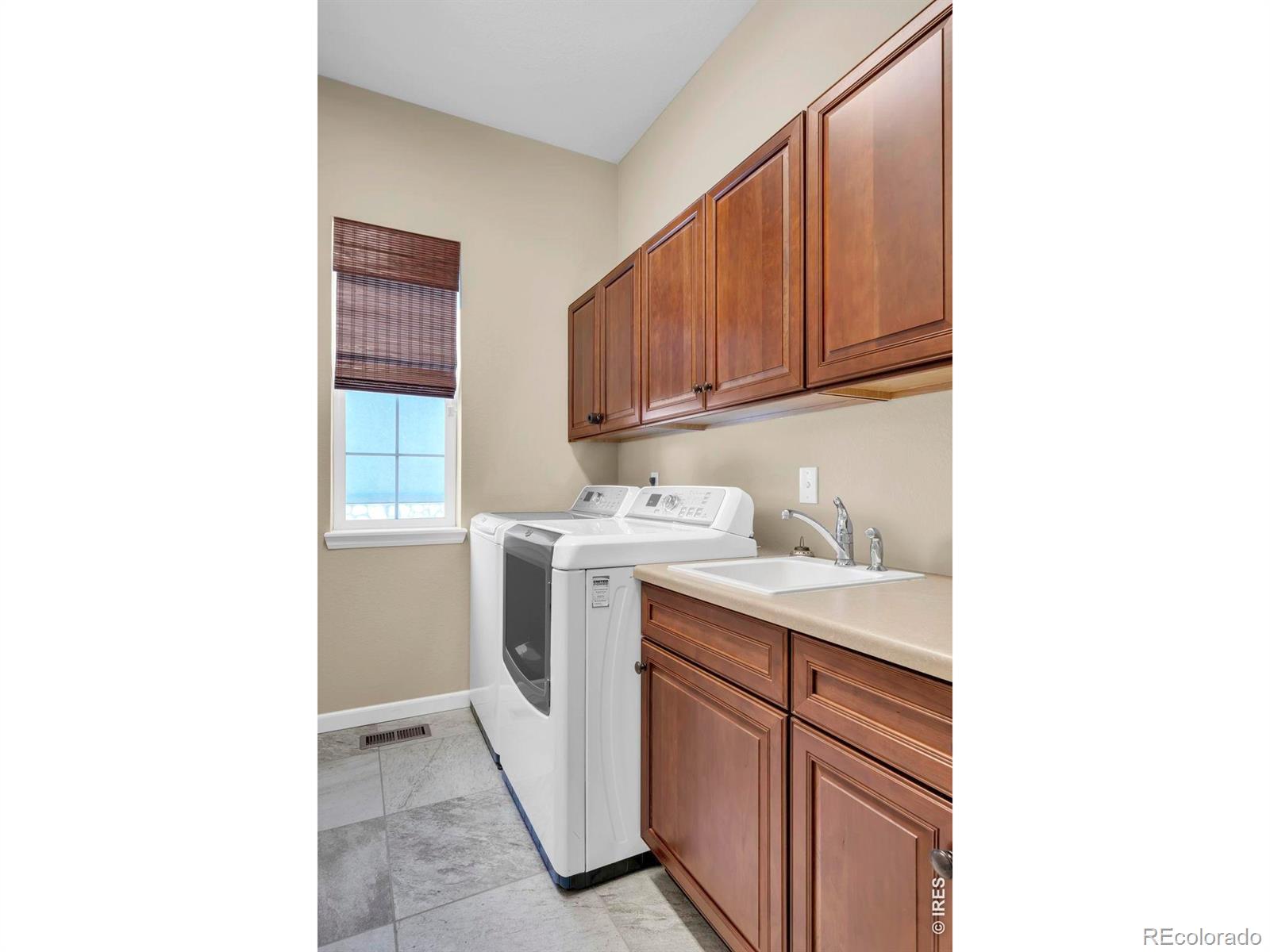 MLS Image #29 for 16005  quandary loop,broomfield, Colorado