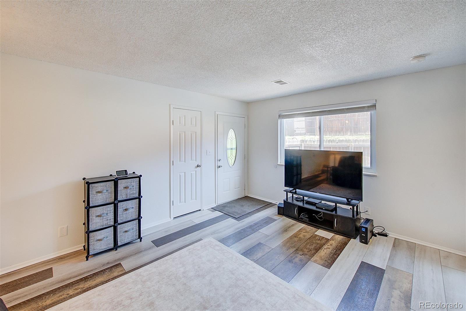 MLS Image #5 for 9906  orangewood drive,thornton, Colorado