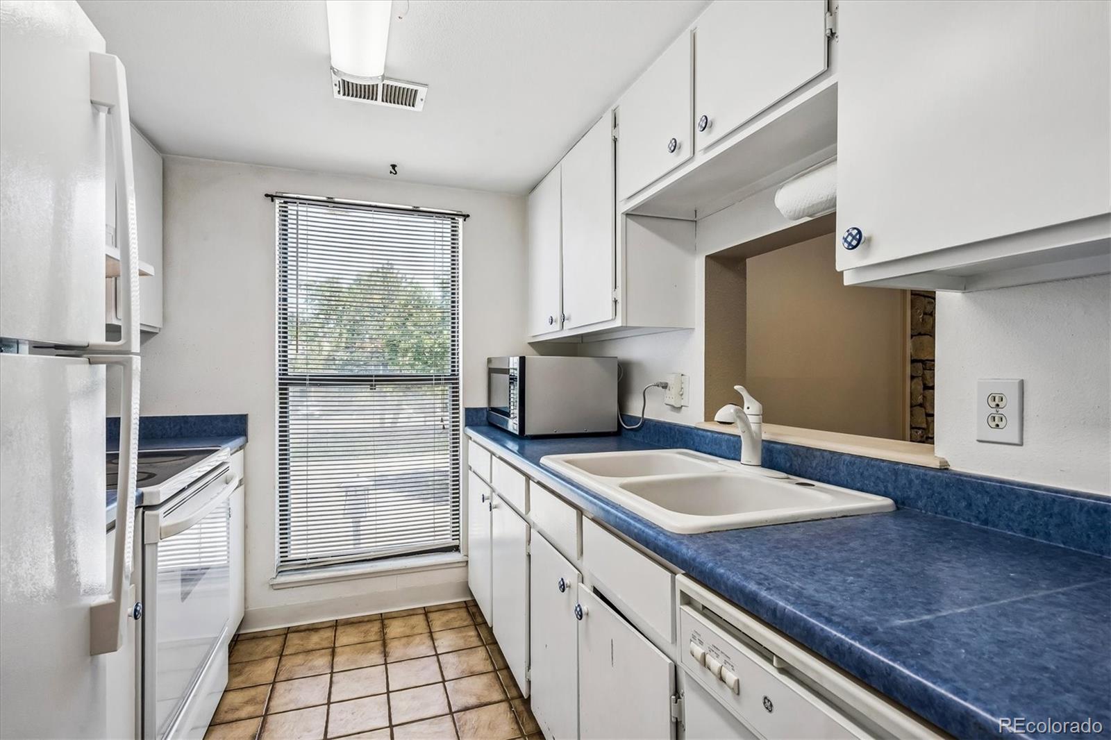 MLS Image #3 for 9887 e peakview avenue f07,englewood, Colorado