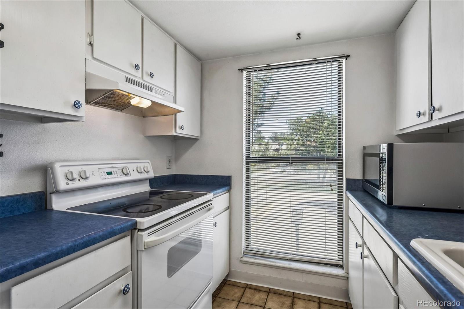 MLS Image #4 for 9887 e peakview avenue f07,englewood, Colorado