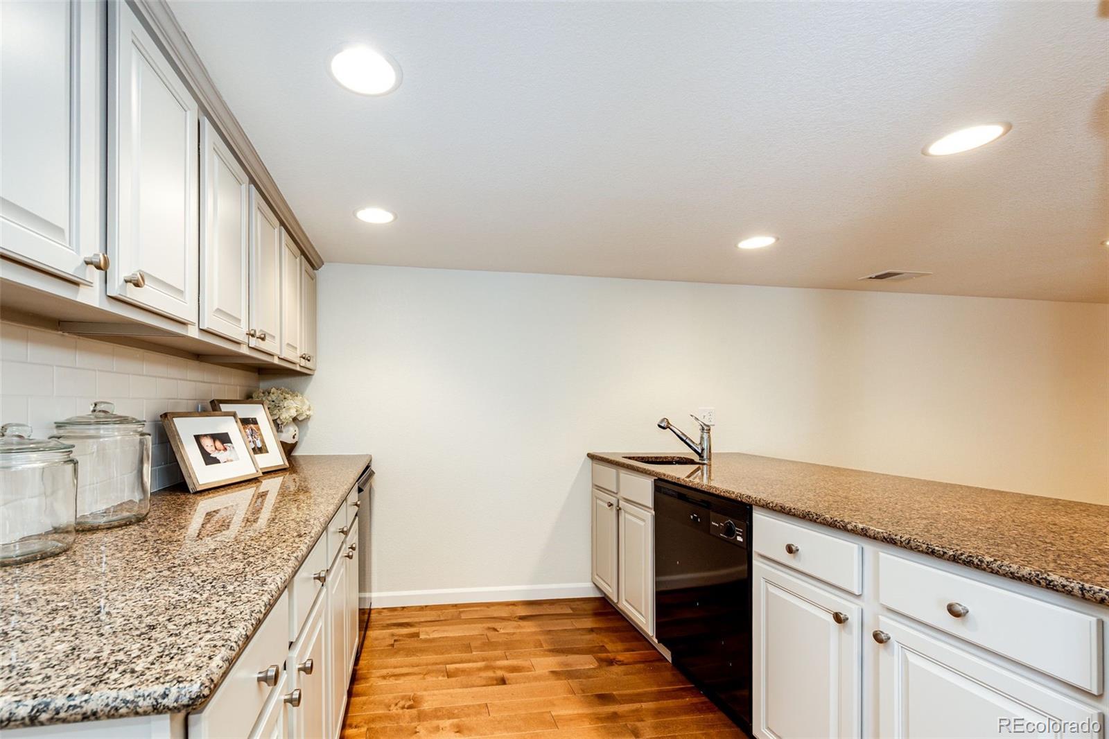MLS Image #33 for 2981  newbury court,littleton, Colorado
