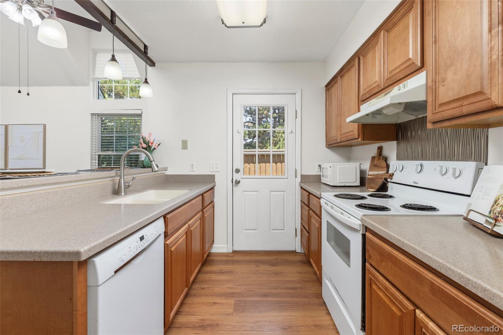 MLS Image #7 for 14199 e dickinson drive b,aurora, Colorado