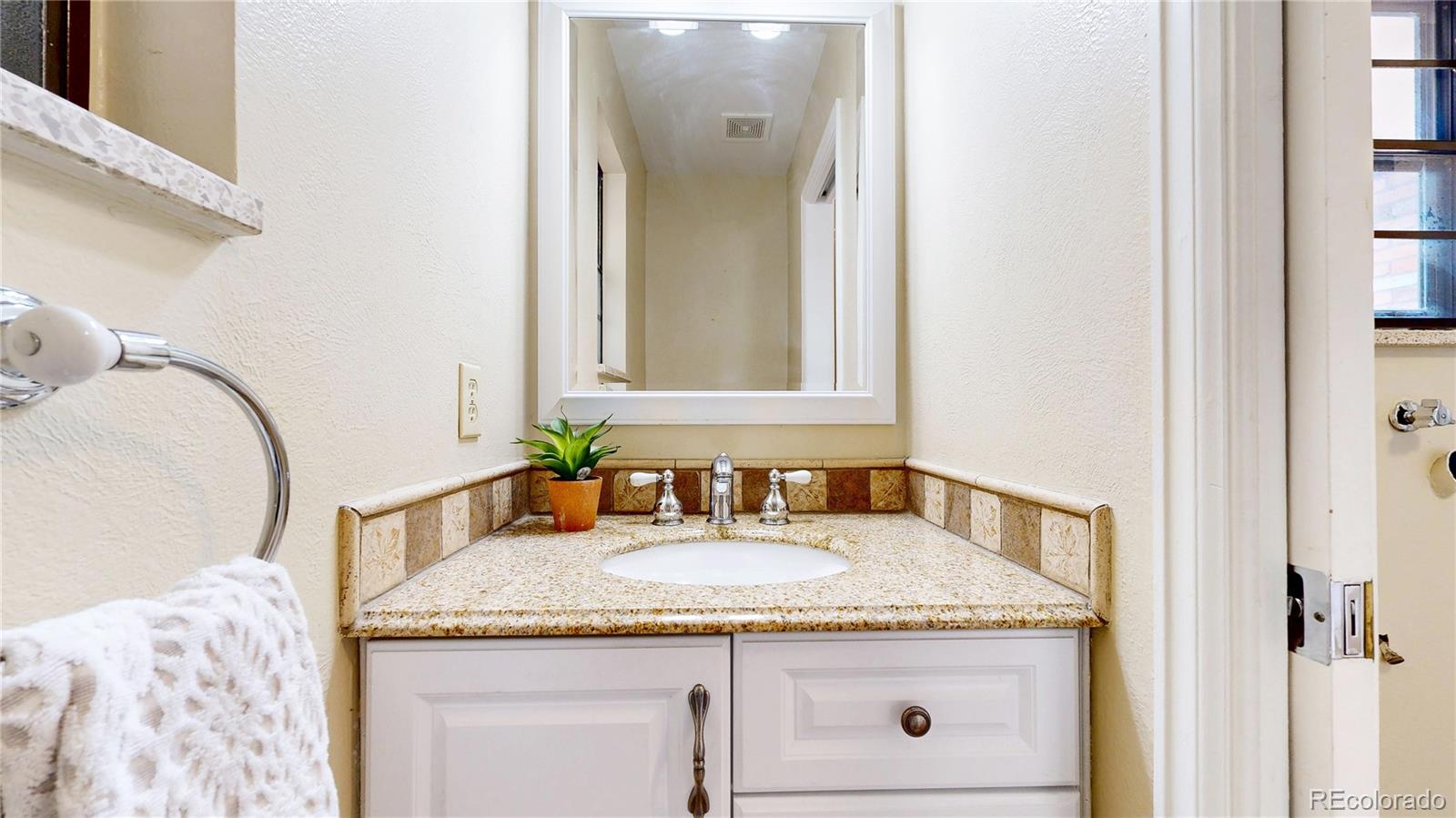 MLS Image #16 for 11  robincrest lane,littleton, Colorado