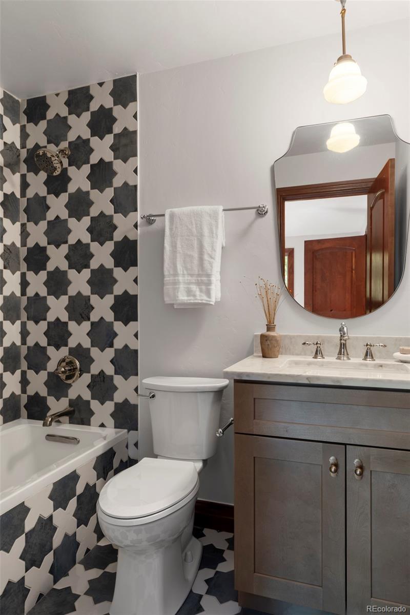 MLS Image #25 for 1026 s cook street,denver, Colorado