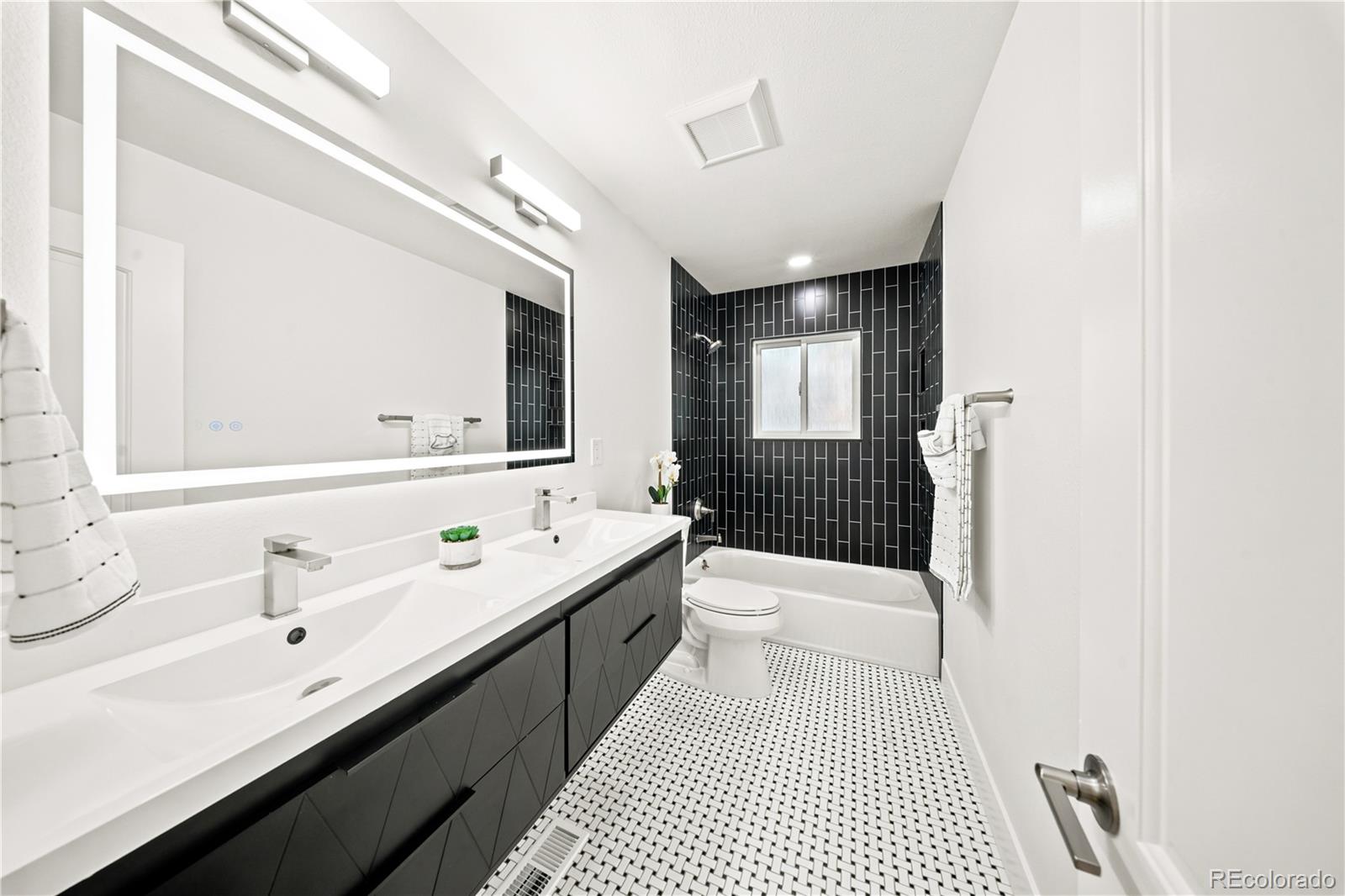 MLS Image #21 for 4860 e harvard lane,denver, Colorado
