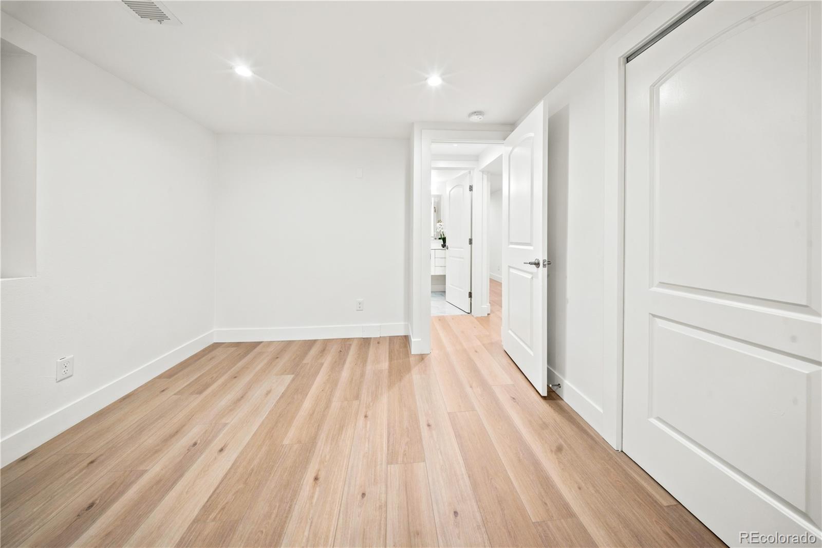 MLS Image #29 for 4860 e harvard lane,denver, Colorado