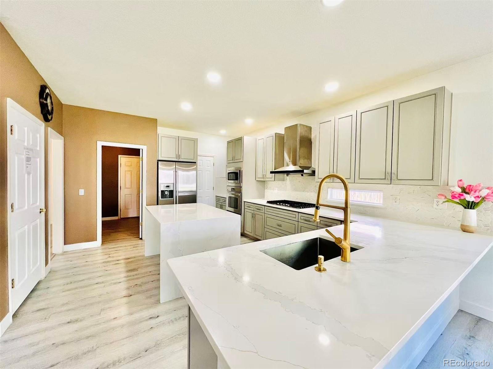 MLS Image #13 for 22668 e lake place,aurora, Colorado
