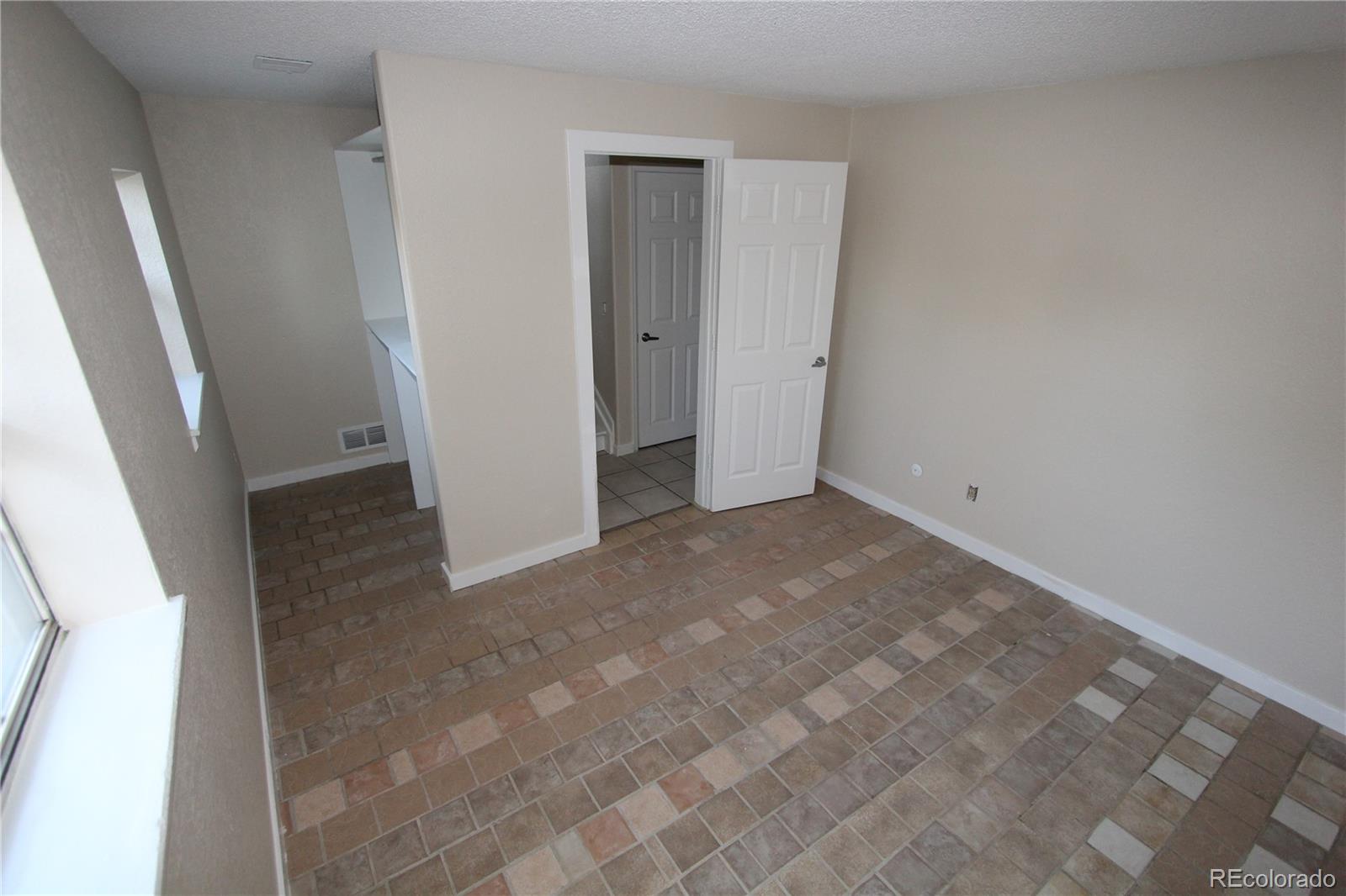 MLS Image #11 for 4581  fraser way,denver, Colorado
