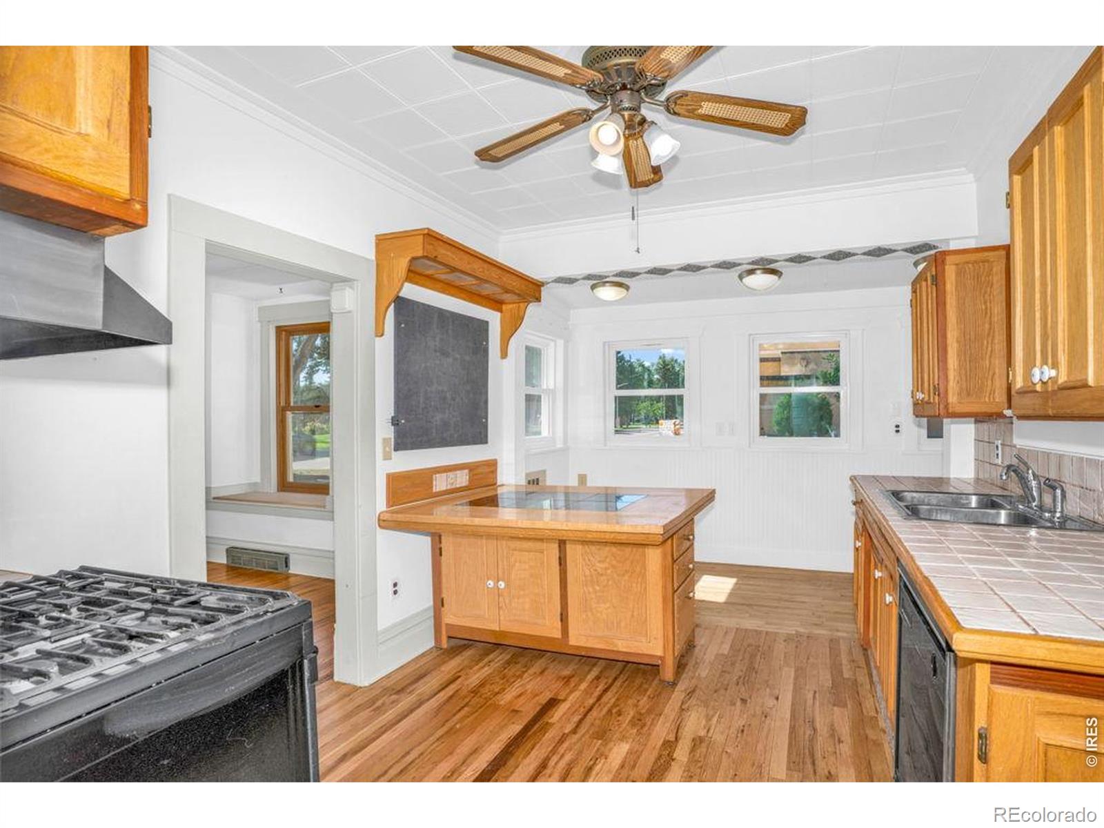 MLS Image #10 for 803  bross street,longmont, Colorado