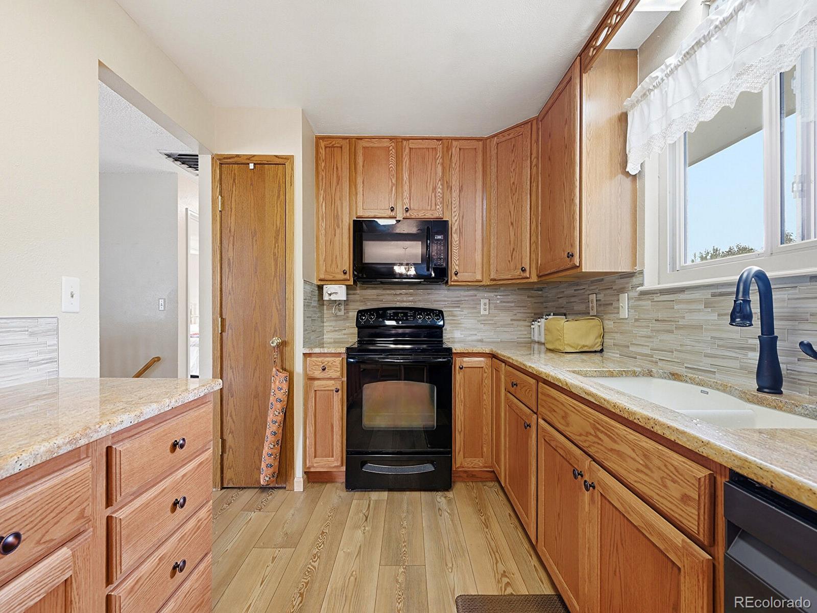 MLS Image #11 for 7947 s flower court,littleton, Colorado
