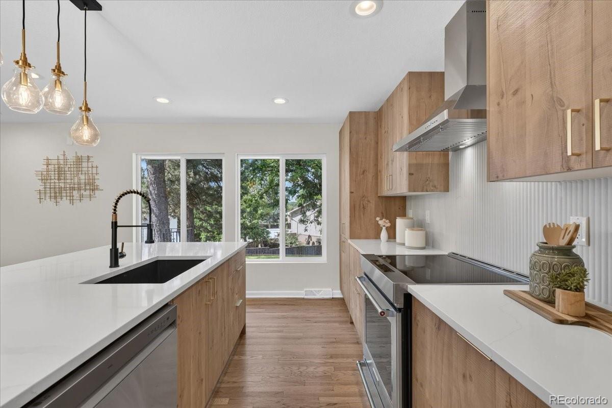 MLS Image #16 for 2295 s beeler way,denver, Colorado