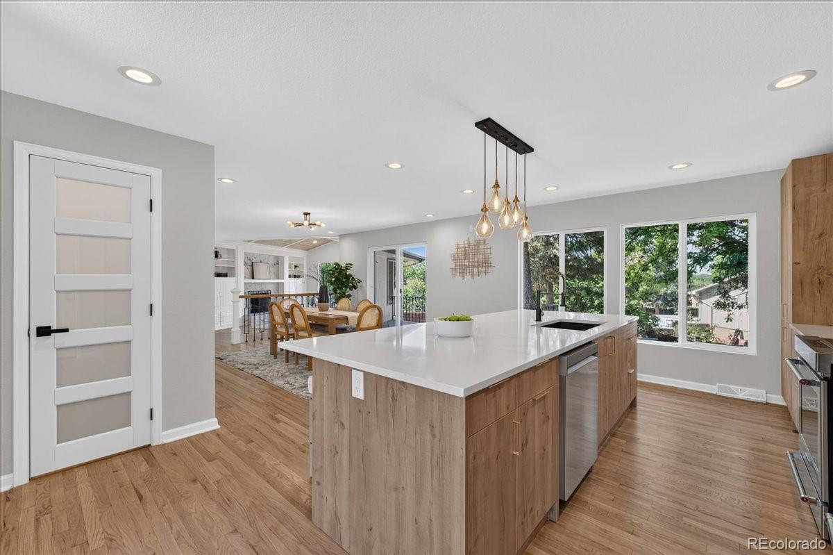 MLS Image #19 for 2295 s beeler way,denver, Colorado