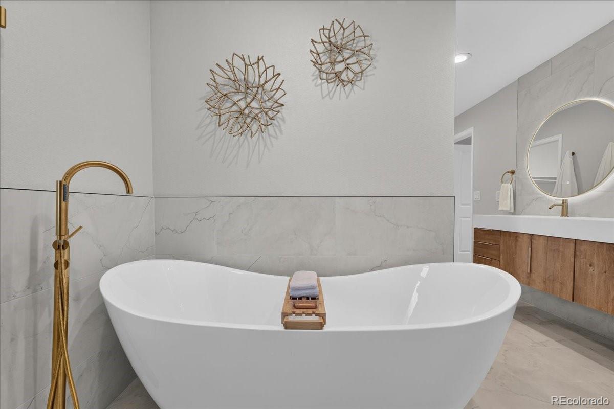 MLS Image #32 for 2295 s beeler way,denver, Colorado