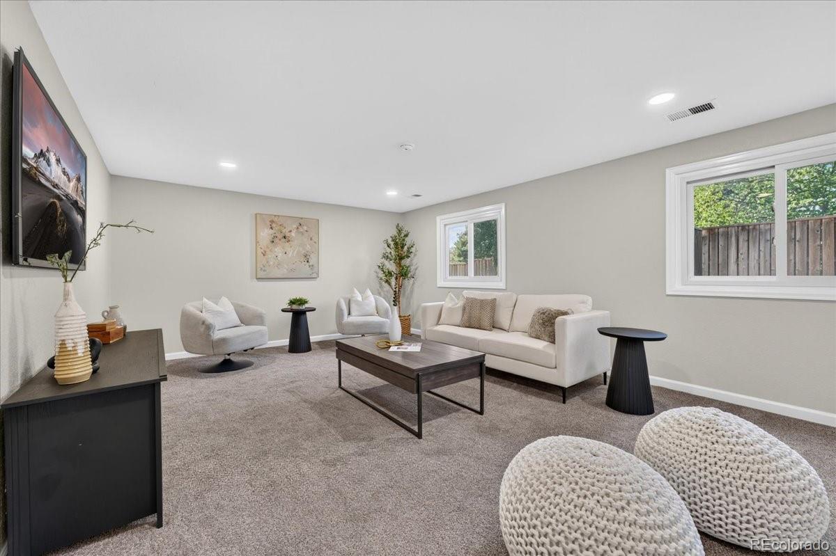 MLS Image #35 for 2295 s beeler way,denver, Colorado