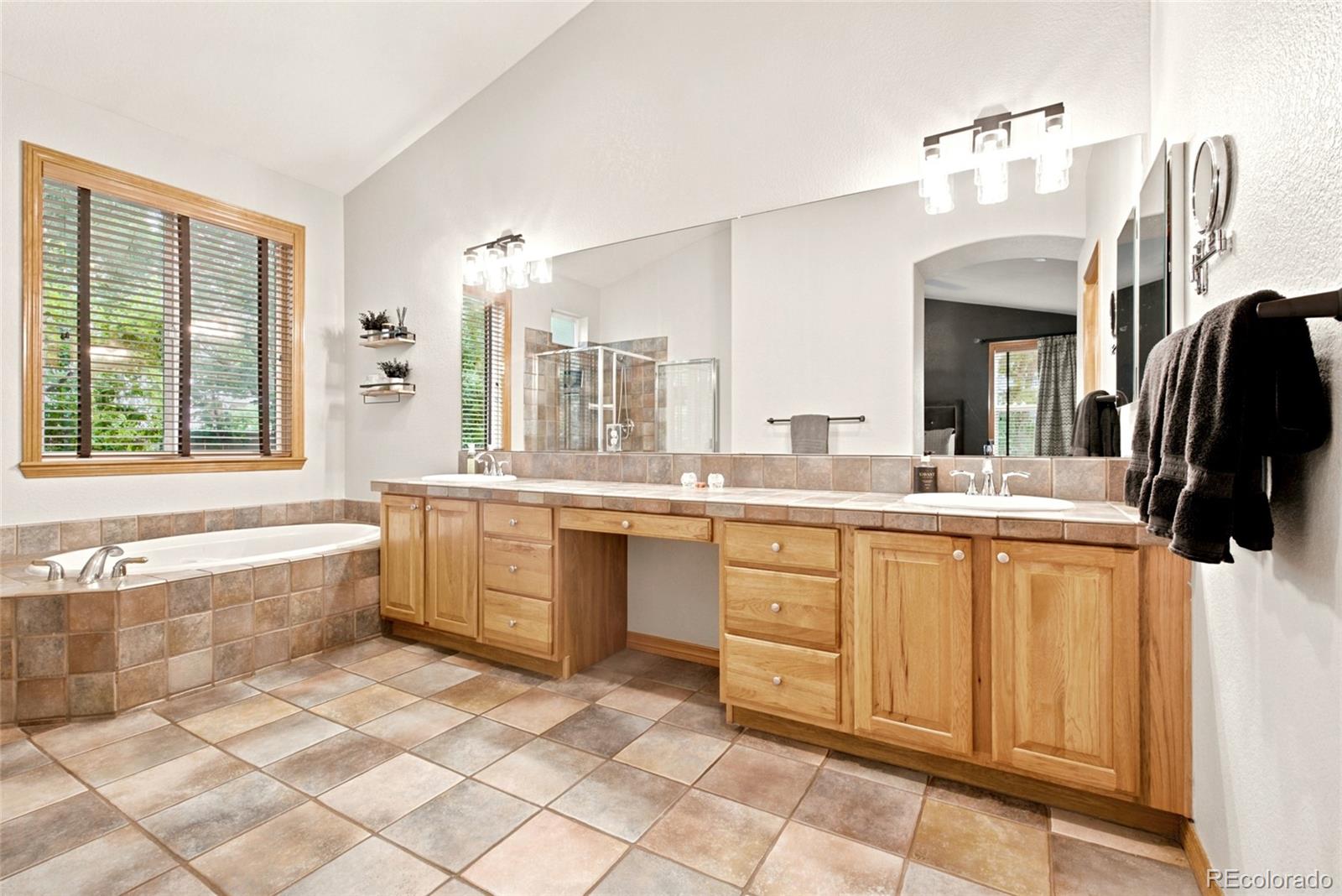 MLS Image #19 for 9505 s field way,littleton, Colorado