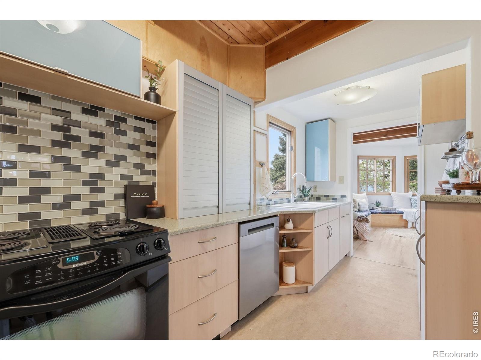 MLS Image #8 for 556  grant avenue,louisville, Colorado
