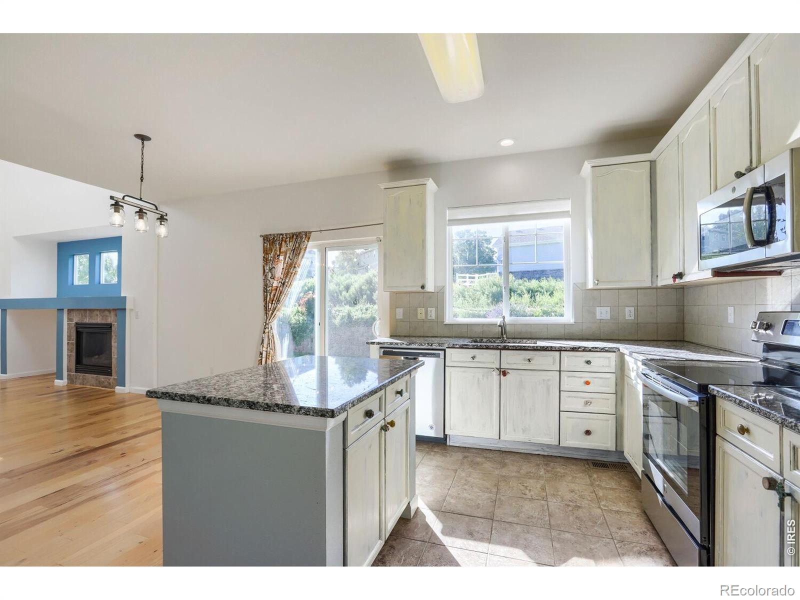 MLS Image #11 for 2049  basalt court,loveland, Colorado