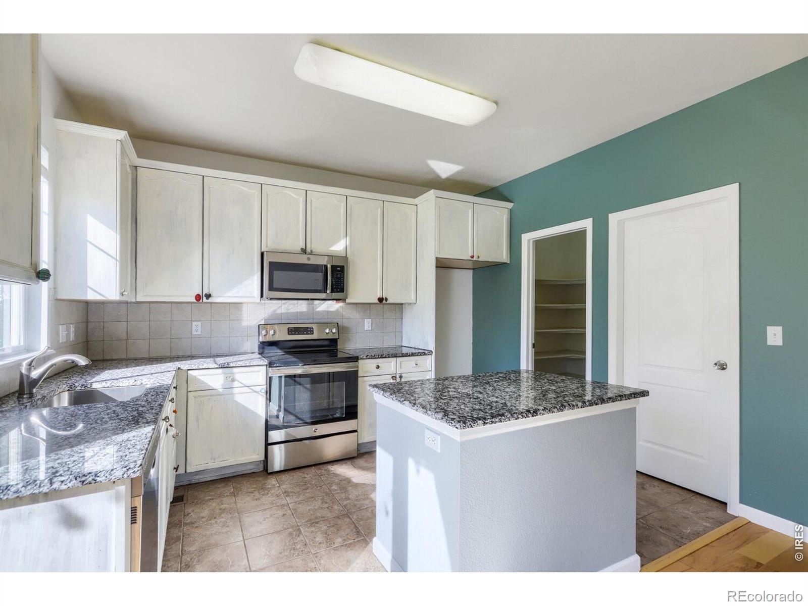 MLS Image #14 for 2049  basalt court,loveland, Colorado