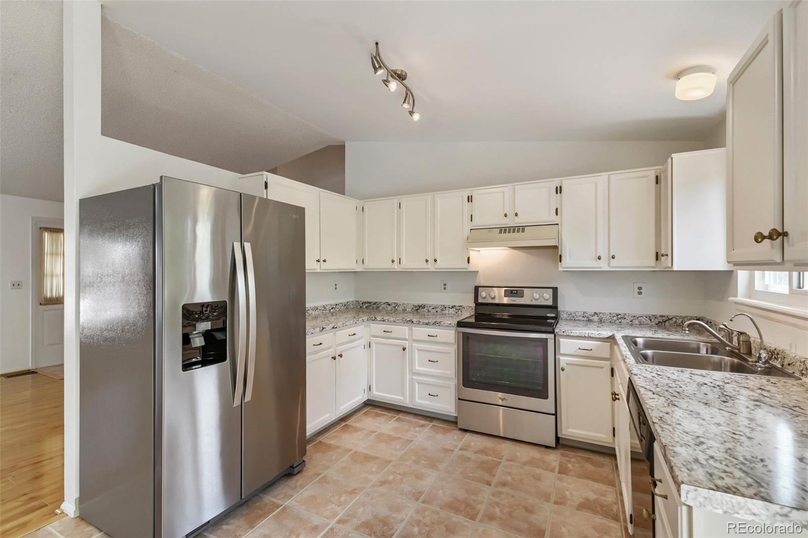MLS Image #6 for 11713  briarwood drive,denver, Colorado