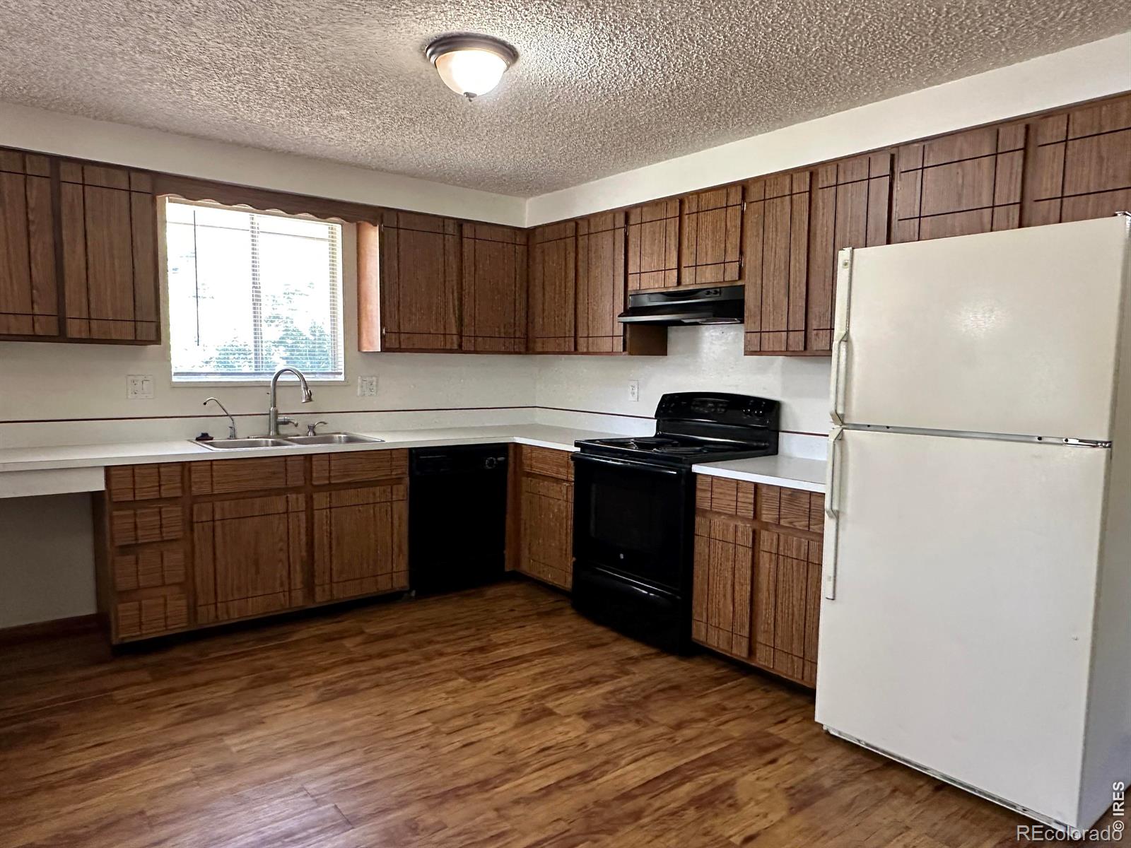 MLS Image #3 for 820 w 30th street,loveland, Colorado