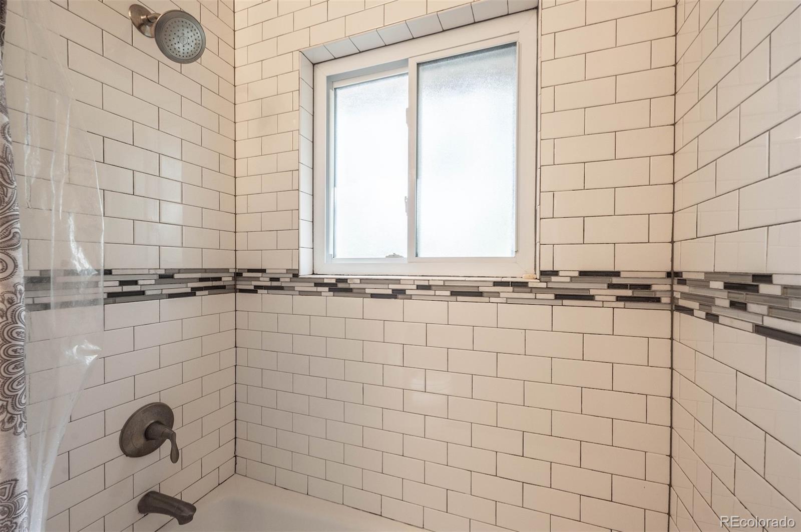 MLS Image #12 for 918 s bross street,longmont, Colorado