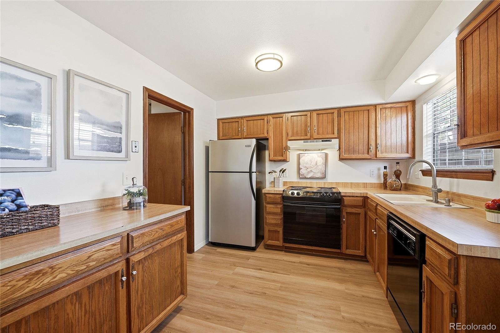 MLS Image #8 for 7393 s knolls way,littleton, Colorado