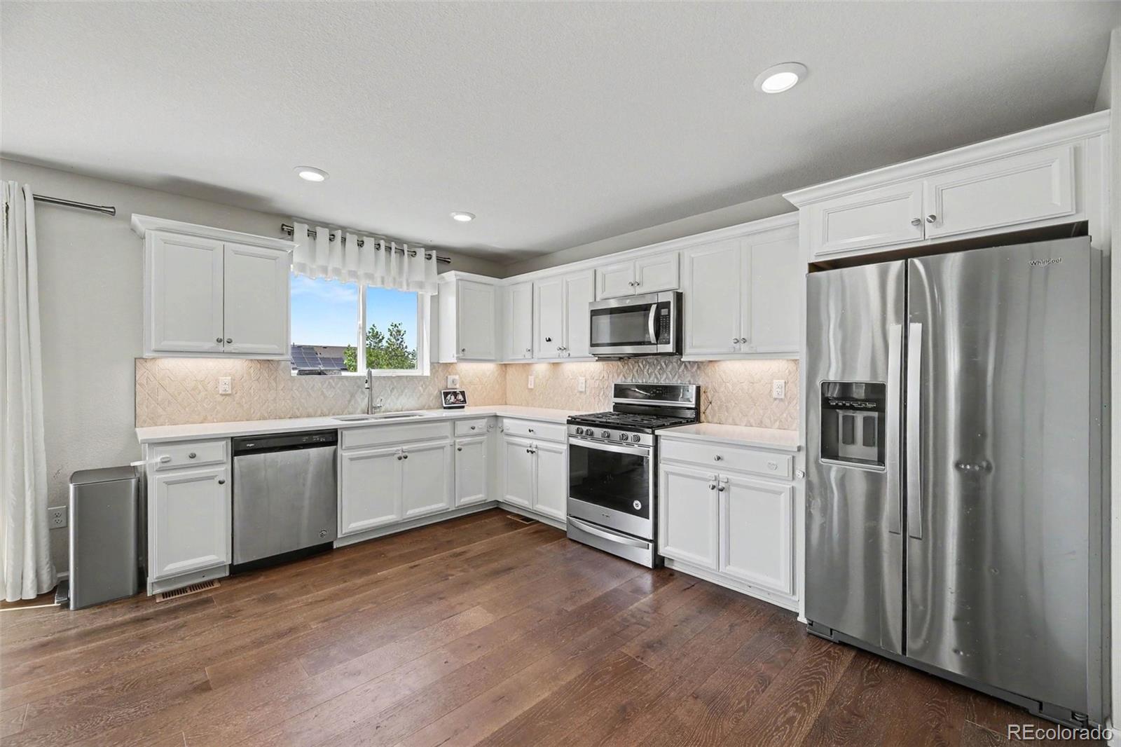 MLS Image #3 for 871 n waterloo circle,aurora, Colorado