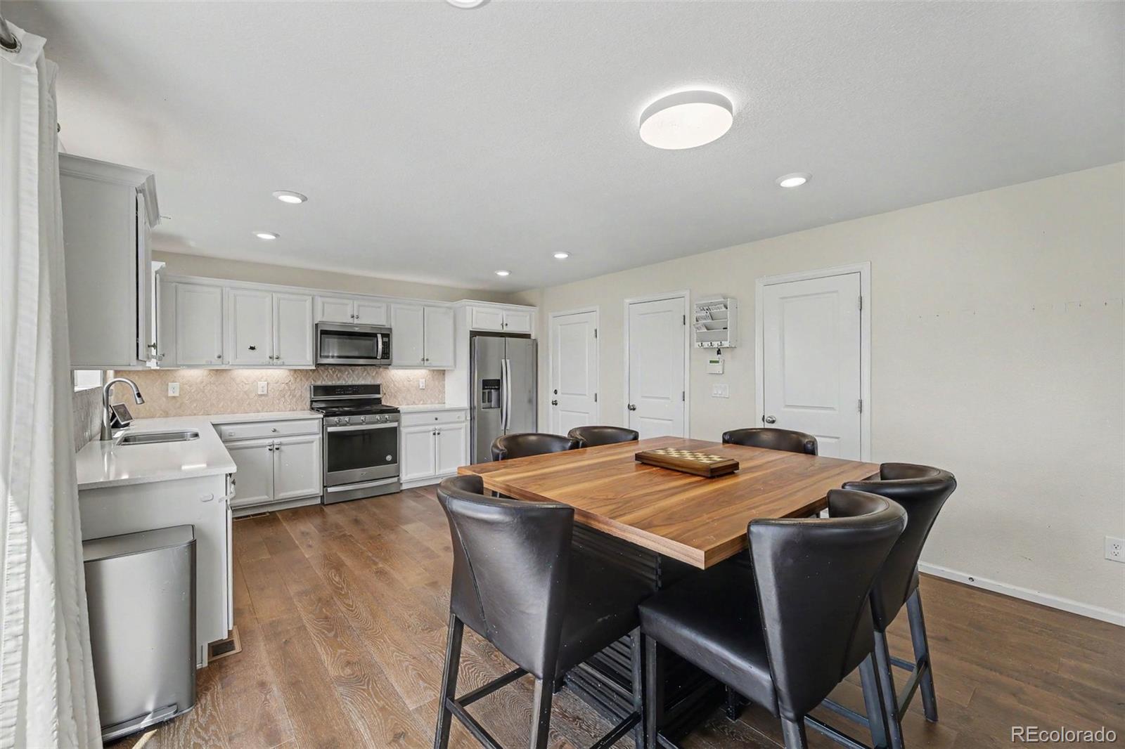 MLS Image #4 for 871 n waterloo circle,aurora, Colorado