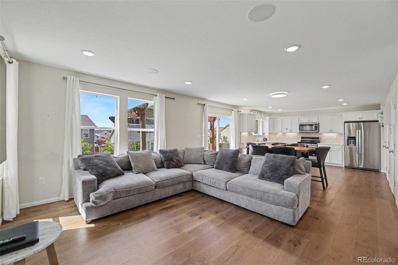 MLS Image #5 for 871 n waterloo circle,aurora, Colorado