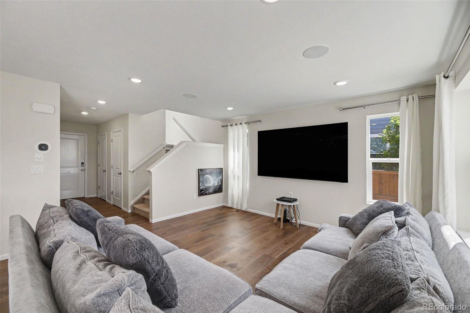 MLS Image #7 for 871 n waterloo circle,aurora, Colorado