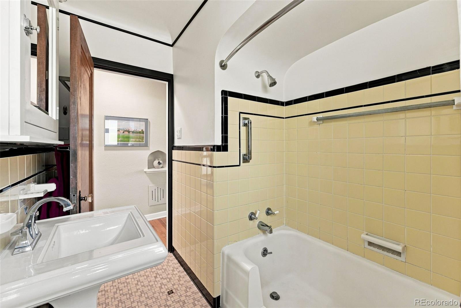 MLS Image #19 for 2318  albion street,denver, Colorado