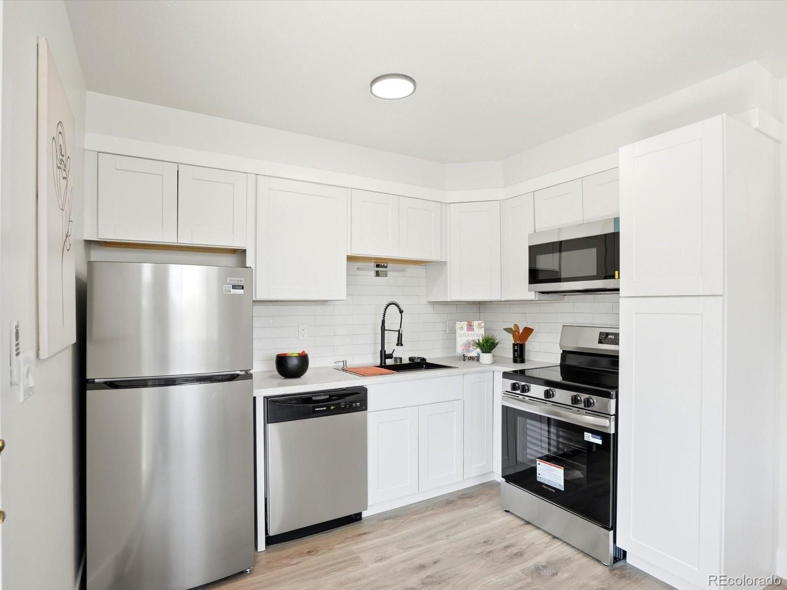 MLS Image #10 for 1241 s newton street,denver, Colorado