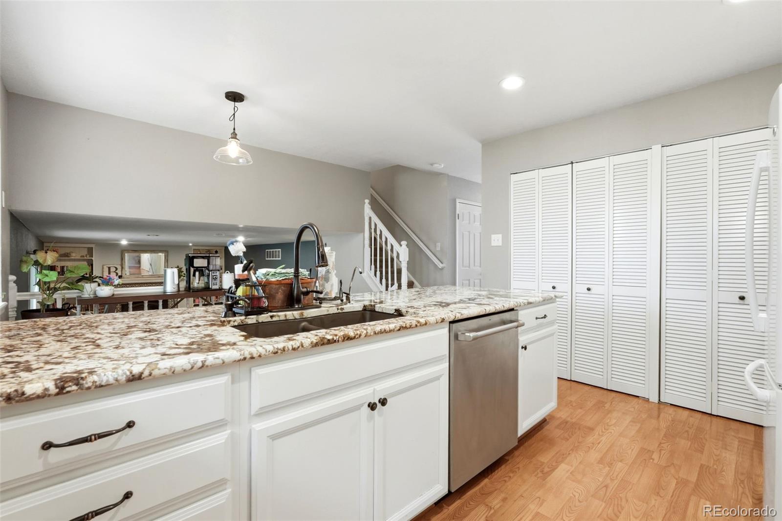 MLS Image #6 for 2863 s reading court,denver, Colorado