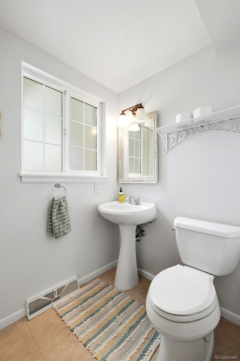 MLS Image #9 for 2863 s reading court,denver, Colorado