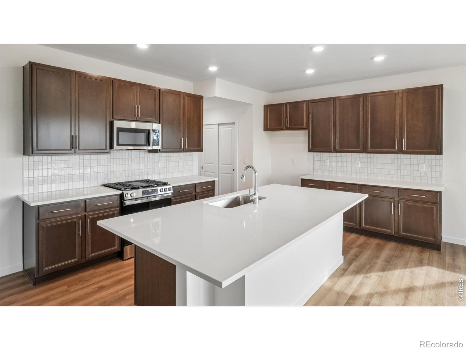 MLS Image #13 for 644  piedmontese street,johnstown, Colorado