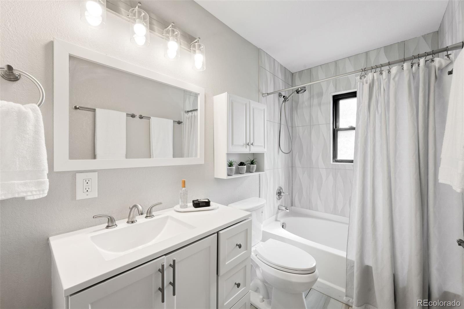MLS Image #10 for 720  troy street,aurora, Colorado