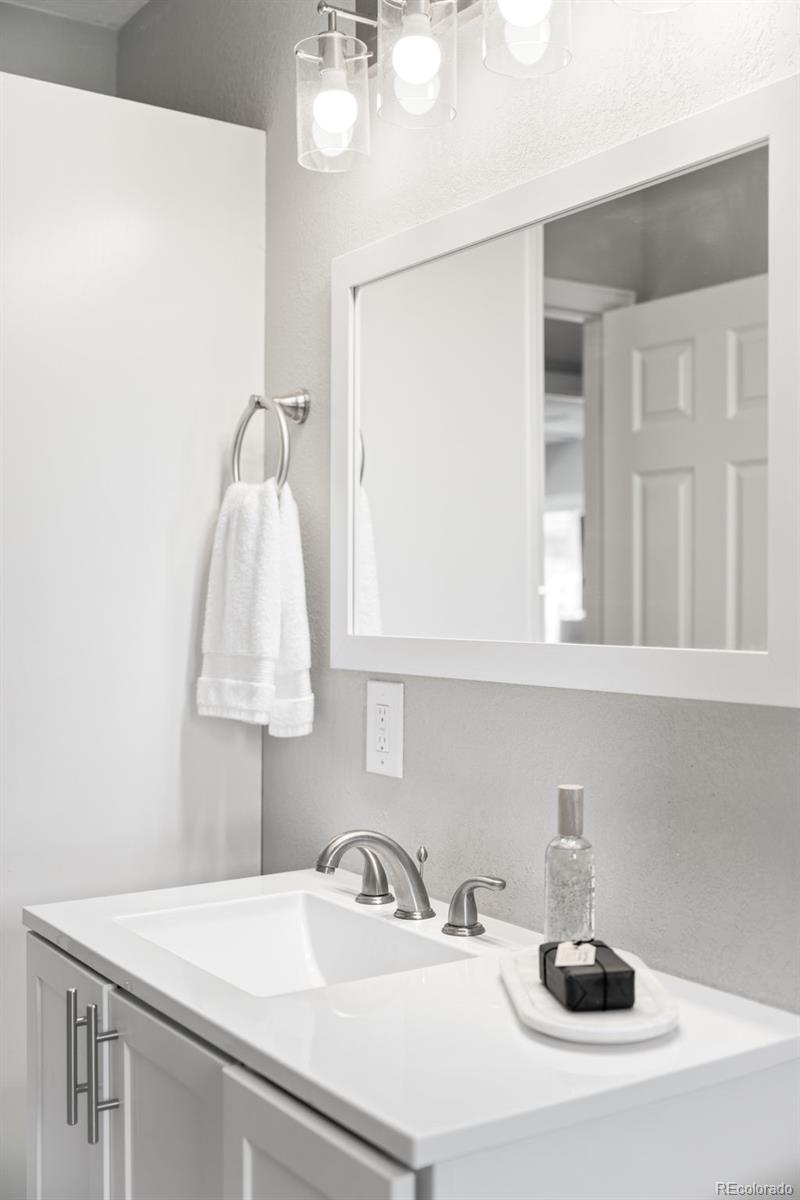 MLS Image #20 for 720  troy street,aurora, Colorado