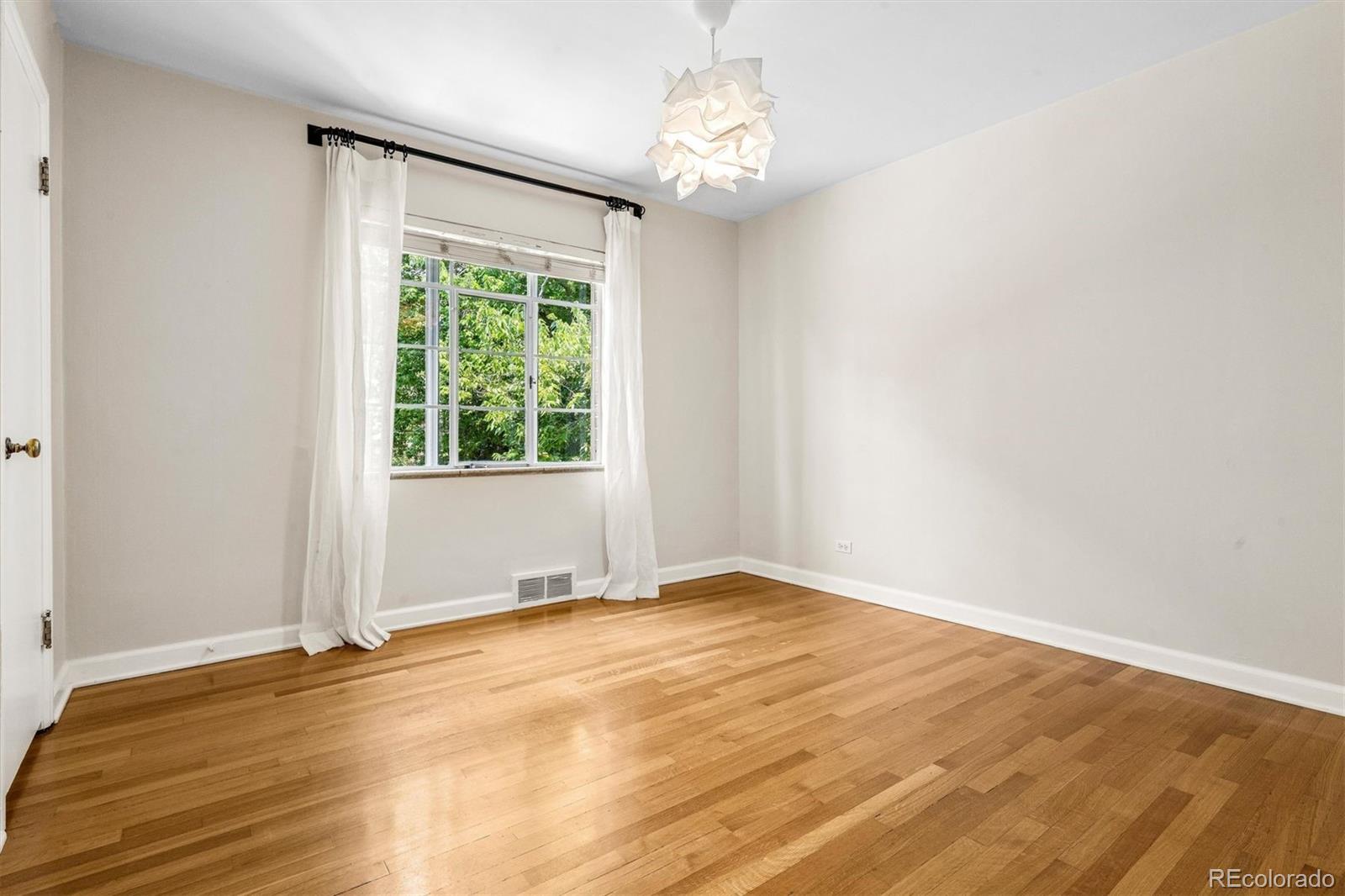 MLS Image #27 for 115 n marion street,denver, Colorado