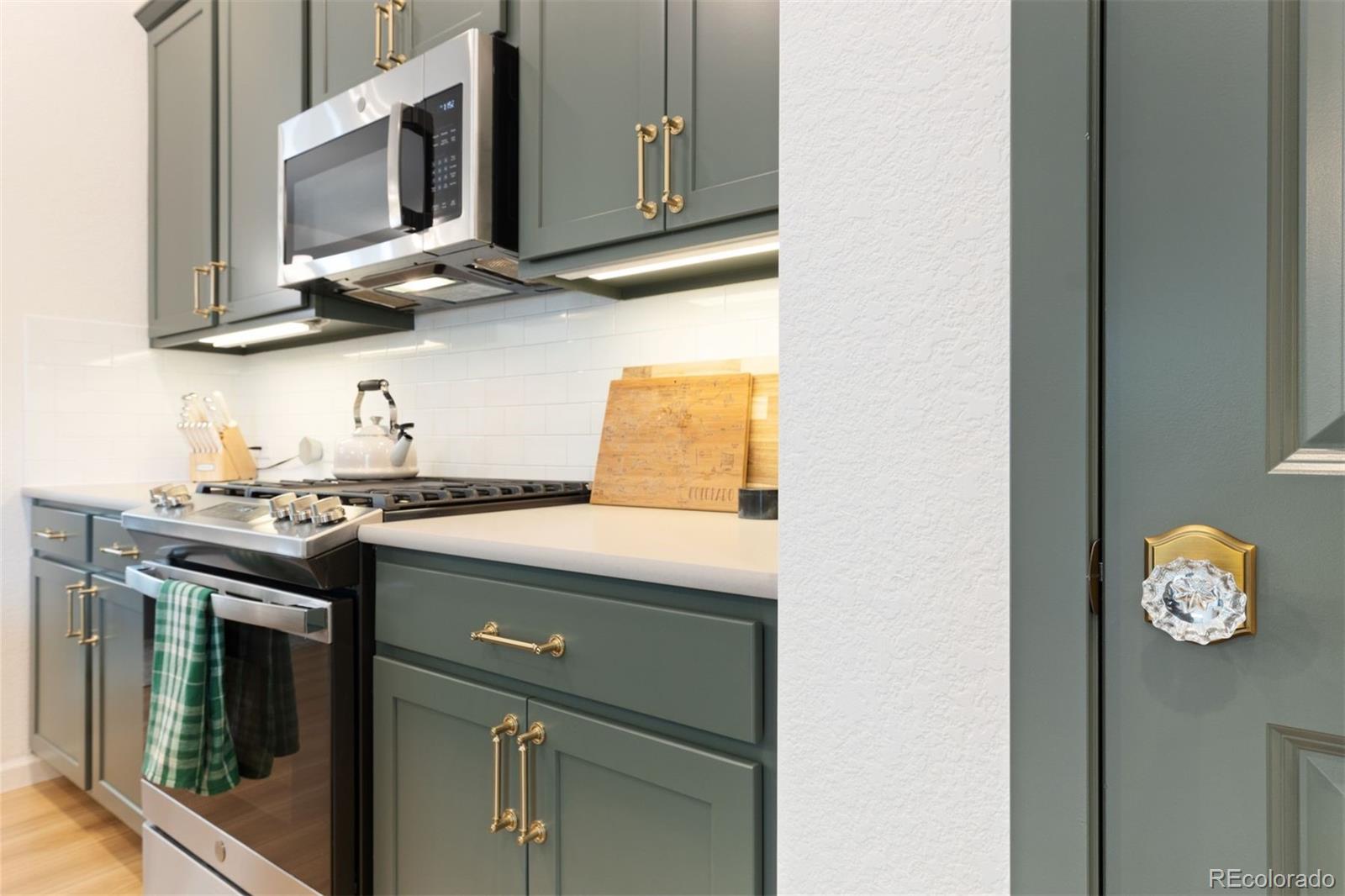 MLS Image #2 for 84  mayflower park place,colorado springs, Colorado