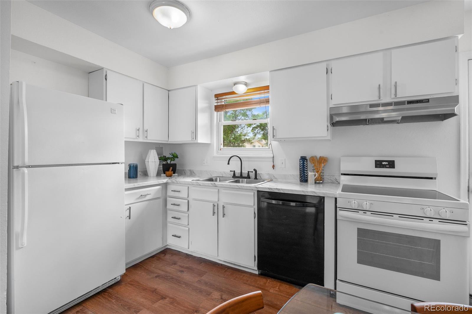 MLS Image #11 for 15384 e idaho place,aurora, Colorado