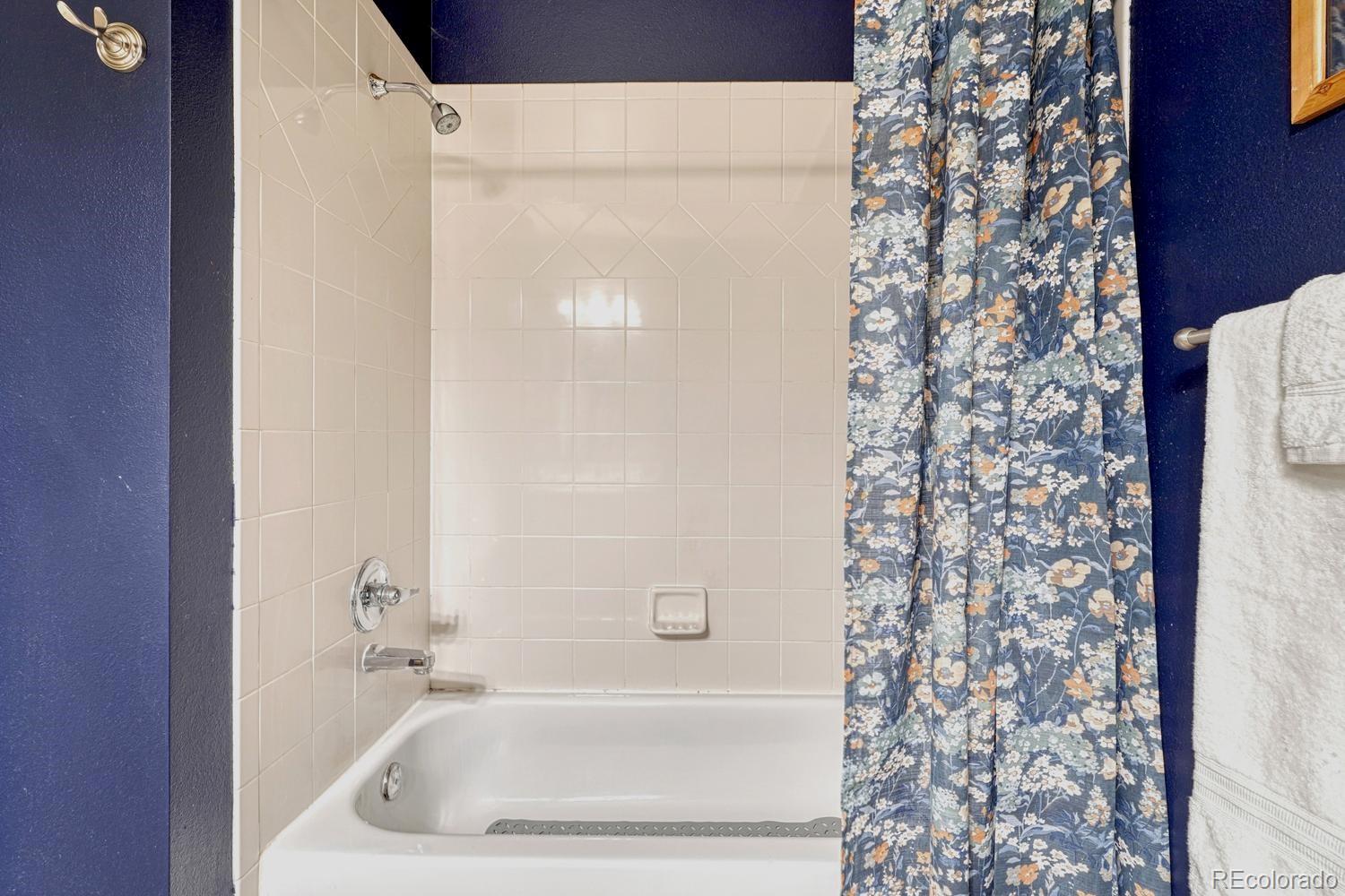 MLS Image #13 for 2818  syracuse street 218,denver, Colorado