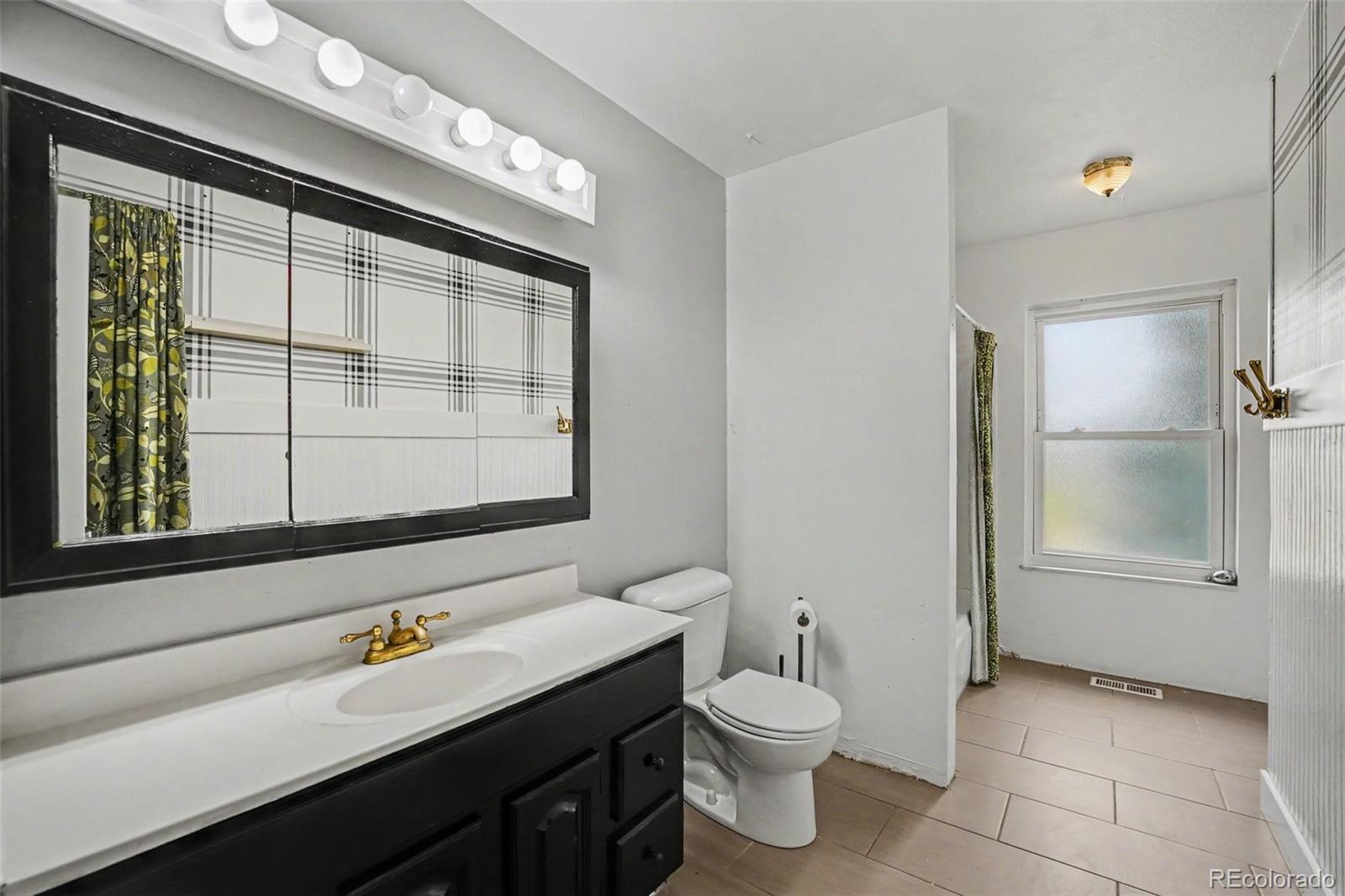 MLS Image #8 for 9755  elizabeth street,thornton, Colorado