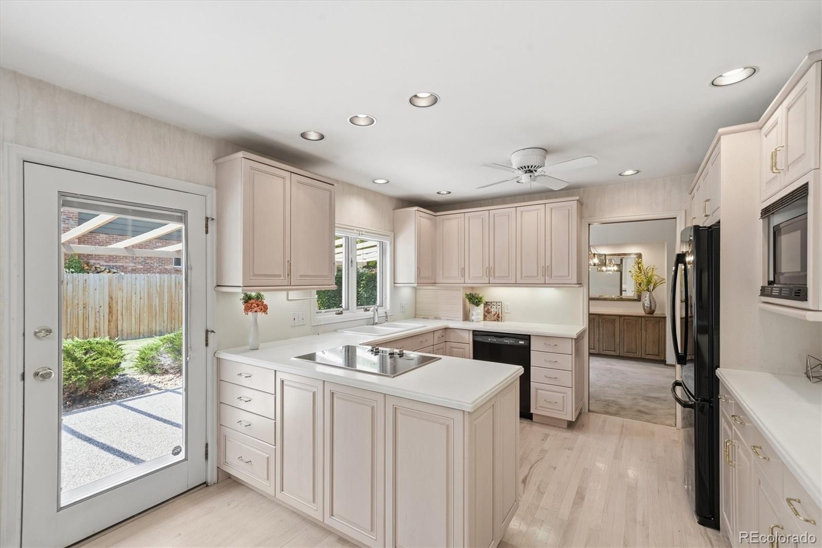 MLS Image #11 for 2182 w briarwood avenue,littleton, Colorado