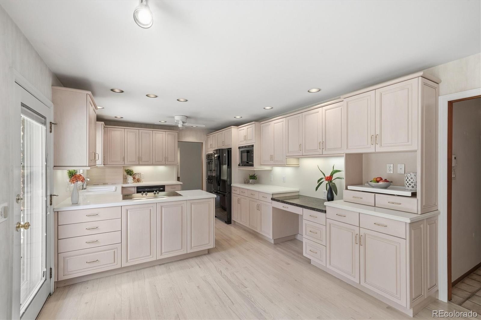 MLS Image #14 for 2182 w briarwood avenue,littleton, Colorado